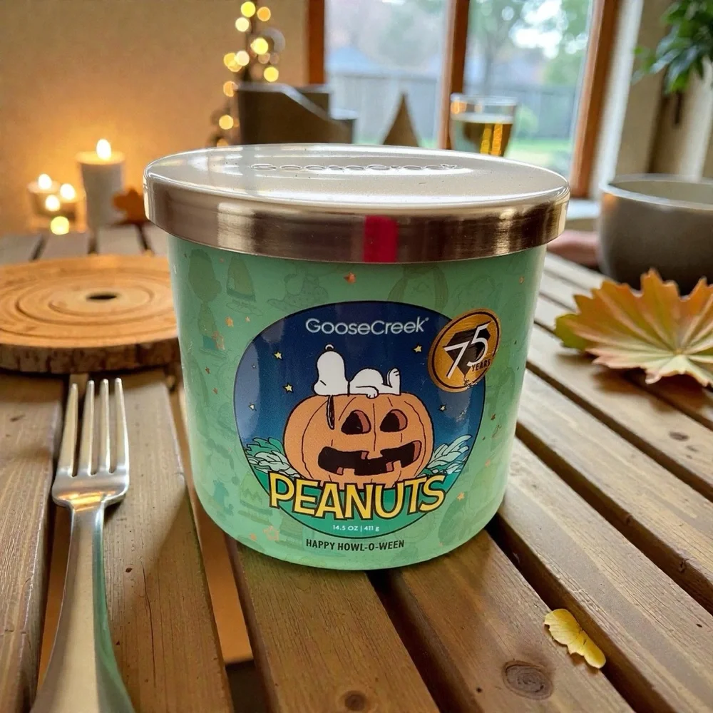 🆕 PEANUTS Howl-O-Ween 3 Wick Candle Burns up to 50 Hours